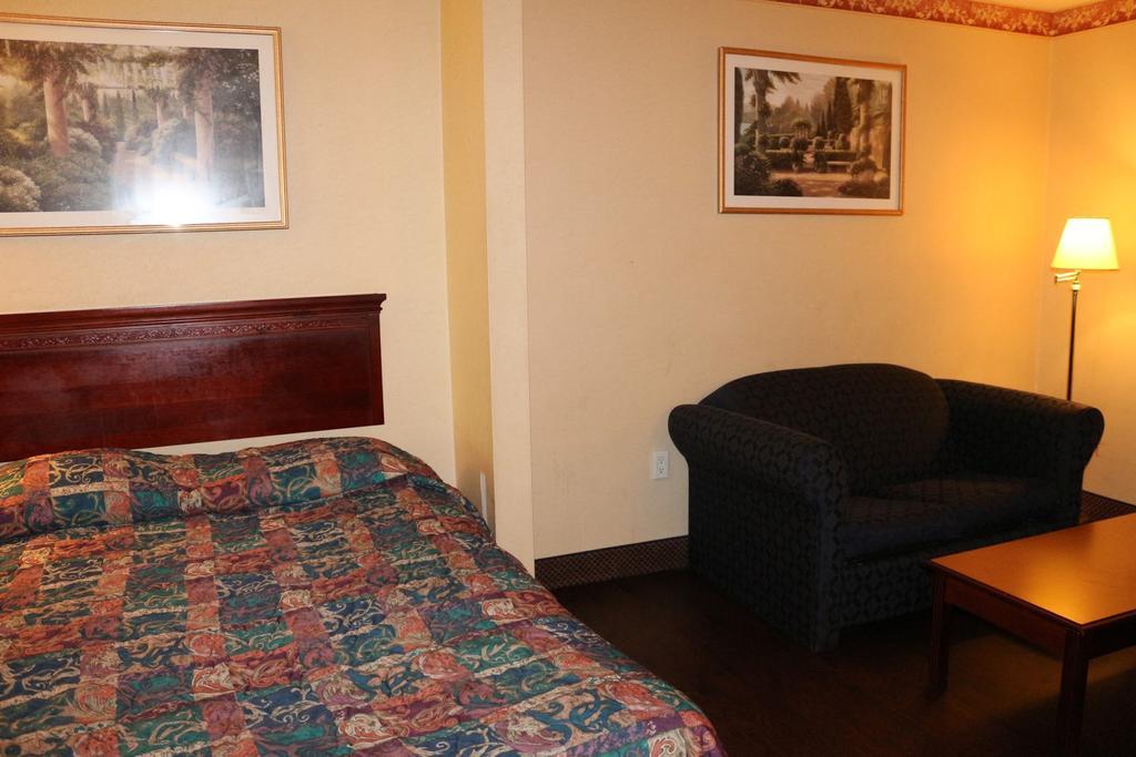 Magnolia Bay Hotel & Suites Jonesboro Eksteriør billede
