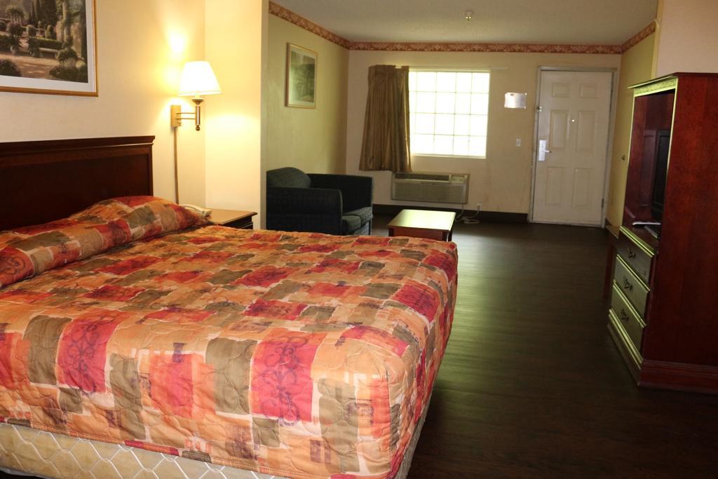 Magnolia Bay Hotel & Suites Jonesboro Eksteriør billede