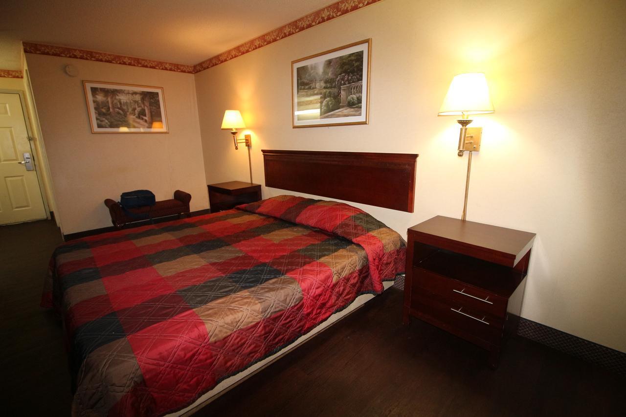Magnolia Bay Hotel & Suites Jonesboro Eksteriør billede